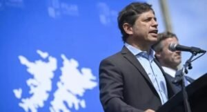 Kicillof y Quintela viajan a Tierra del Fuego para la vigilia y el acto por el aniversario de Malvinas