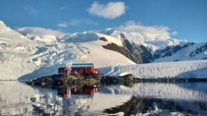 “Antártida Enamora”: un libro para valorar nuestra historia austral